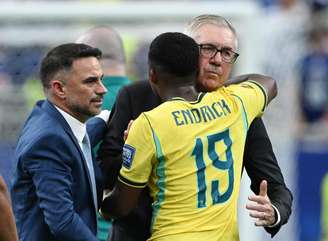 No segundo tempo, Ancelotti mudou estilo do Brasil jogar, com mais cruzamentos na área