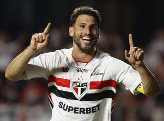 São Paulo busca renovação de contrato com Calleri –