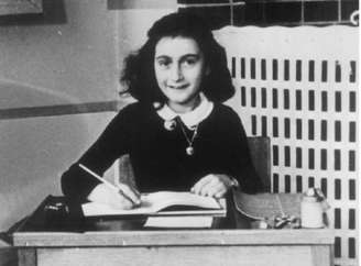 A jovem Anne Frank, que foi vítima do Hocausto