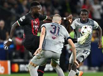 Milan fica no empate com time austríaco na estreia na Champions (Foto: JOE KLAMAR / AFP)