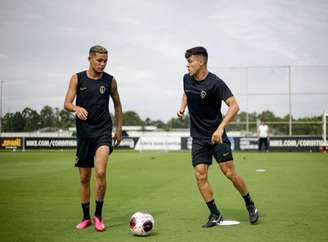 Dores no pé de Roni no fim do Majestoso não preocupam (Foto: Rodrigo Coca/Ag.Corinthians)