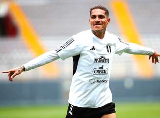 Guerrero mostra animação no treino. Mas o astro deve começar no banco contra a Venezuela –