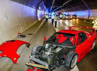 Ferrari F40 é destruída por vendedor alemão