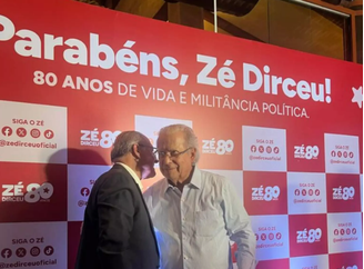 Vice-presidente da República, Geraldo Alckmin esteve na festa de aniversário de José Dirceu.