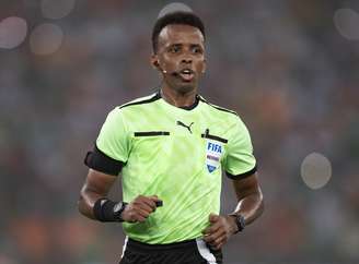 Omar Abdulkadir Artan é considerado um dos principais nomes da arbitragem africana e, em 2025, foi eleito o melhor árbitro masculino do continente