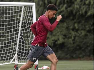 Hugo deixa o São Paulo depois de perder espaço no elenco –