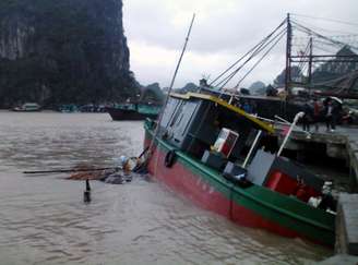 Tufão chegou ao Vietnã com menos força que às Filipinas, mas ainda assim provocando devastação