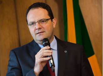 Barbosa anuncia medidas estruturais de reforma fiscal