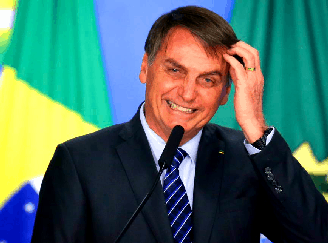 Bolsonaro republica postagem que o chamava de 'Bozo'