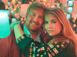 Princesa Amalia com o rei Willem-Alexander