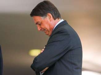 Bolsonaro chama PT de 'praga' e diz que vai 'varrer' partido para o 'lixo da história'