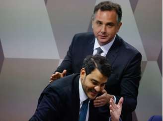 Rodrigo Pacheco cumprimentou Jorge Messias em sabatina na CCJ do Senado