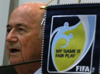 <p>Joseph Blatter anuncia que tantará mais uma reeleição</p>