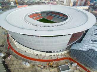 O estádio de Ecaterimburgo tem um "puxadinho" (Foto: Fifa.com)