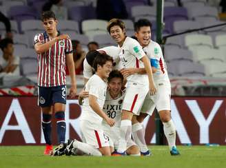 Hiroki Abe comemora o terceiro gol do Kashima contra o Chivas