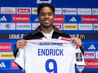 Endrick em apresentação no Lyon