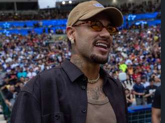 Neymar esteve no Marcanã para acompanhar a partida da NFL entre Ravens e Cowboys