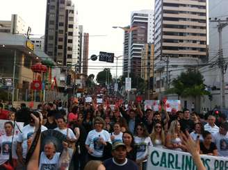 Cerca de 6 mil pessoas foram às ruas protestar contra a insegurança em Fortaleza