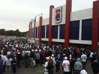 Mais de sete mil torcedores estiveram na Vila Capanema