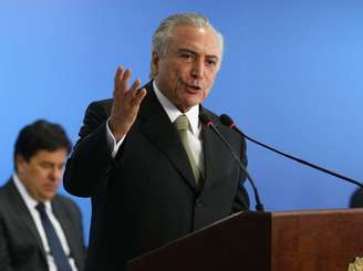 Temer e Renan estão tentando “encontrar alternativa para que essa saída seja menos traumática e barulhenta que a de Jucá"