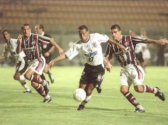 Lance de Corinthians x Fluminense durante a Copa João Havelange, em 2000