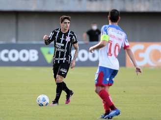 Timão melhorou quando Fagner passou a jogar mais no campo ofensivo (Foto: Rodrigo Coca/Ag. Corinthians)