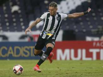 Navarro, que tem vínculo até o fim deste ano com o Alvinegro, deve mudar de ares na próxima temporada (Foto: Vítor Silva/Botafogo)