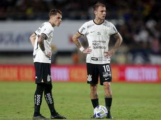 Barletta e Róger Guedes em ação contra o Remo (Foto: Rodrigo Coca/Agência Corinthians)