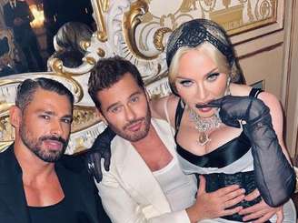 Madonna posta foto ao lado de Cauã Reymond na Semana de Moda de Milão