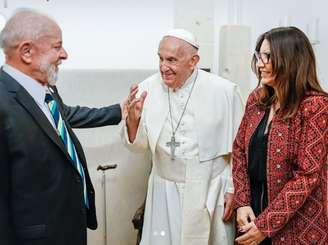 Lula publicou uma foto de um encontro que teve com o papa Francisco.