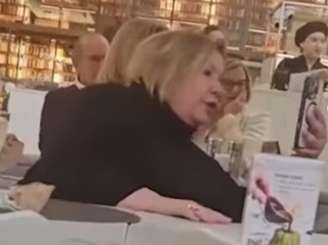 Mulher foi presa após chamar homem de "bicha nojenta" em cafeteria do Shopping Iguatemi.