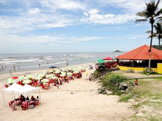 Itanhaém: Itanhaém é uma cidade balneária do litoral paulistano, a 110 km da capital. Além de suas praias turísticas, como Cibratel e Praia do Sonho, Itanhaém tem ótimos pontos de mergulho com naufrágios perto das ilhas de Queimada Grande e Queimada Pequena, a 35 km do litoral