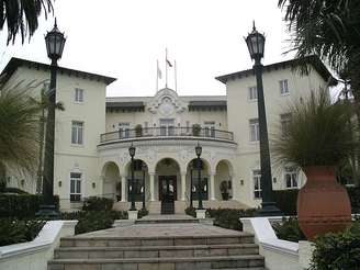 Localizado em San Isidro, o Country Club Lima Hotel é um cinco estrelas tombado como Patrimônio Cultural do Peru