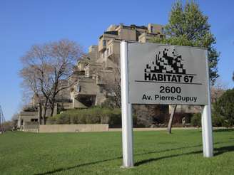 O complexo de apartamento foi concebido pelo arquiteto Moshe Safdie e fica em Montreal, no Canadá