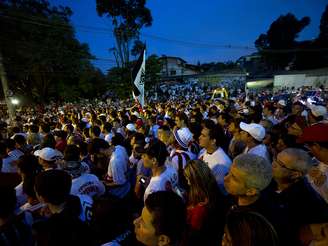 Multidão se aglomerou em frente ao Morumbi antes da final da Copa Sul-Americana