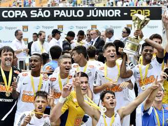 <p>Santos foi campeão da Copa São Paulo em 25 de janeiro</p>
