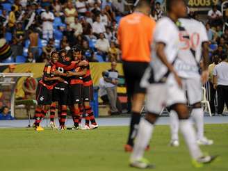 Clássico carioca terminou com seis gols nesta quinta-feira