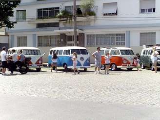 Kombis ocuparam a rua Conceição Veloso, na Vila Mariana, zona sul da capital