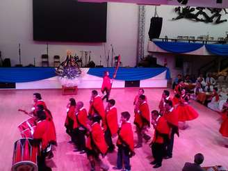 Apresentação de dança na Asociación Cultural Brisas del Titicaca, uma das entidades culturais mais conceituadas do Peru