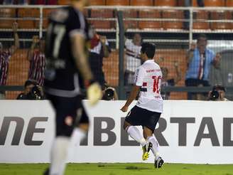 <p>Com sete gols no ano, Jadson divide artilharia do São Paulo em 2013 com Luís Fabiano</p>
