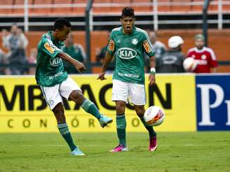 <p>Palmeiras ficou no 0 a 0 com o Santos e seguiu sem perder - ou vencer - clássicos no ano</p>