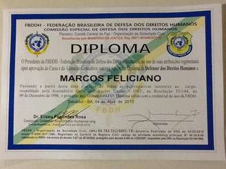 Pastor postou em seu Twitter o diploma que recebeu da Federação Brasileira dos Direitos Humanos