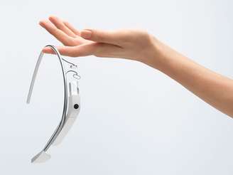 <p>Google Glass tem câmera de 5 megapixels capaz de fazer vídeos em alta definição</p>