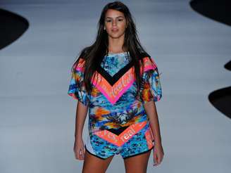 <p>Bruna Marquezine desfilou pela Coca-Cola Jeans na última edição do Fashion Rio e repete a participação nesta temporada de inverno 2014</p>