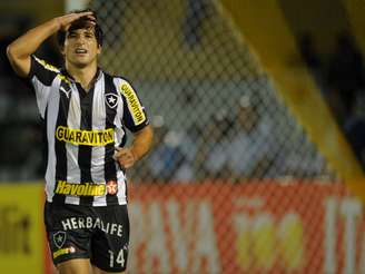 <p>Lodeiro comemora um dos gols do Botafogo</p>