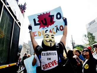 Os professores municipais de São Paulo decidiram manter a greve iniciada no último dia 3 de maio