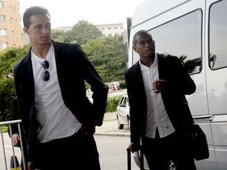 Leandro Damião, do Internacional, e Fernando, do Grêmio, chegaram juntos ao Hotel Sheraton