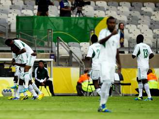 <p>Seleção da Nigéria celebra o primeiro gol da disputa com o Taiti</p>