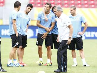 <p>Tabárez evitou revelar o time que enfrentará o Uruguai</p>