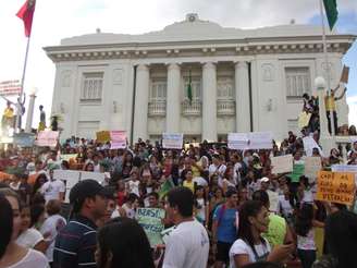 Milhares de acreanos ocuparam as ruas da capital Rio Branco 